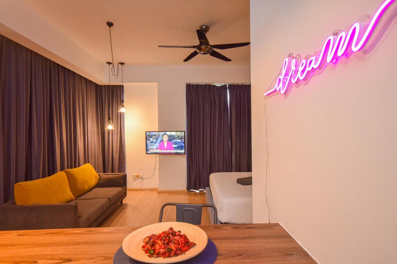 Cube 8Teens By Nest Home Johor Bahru Exterior photo