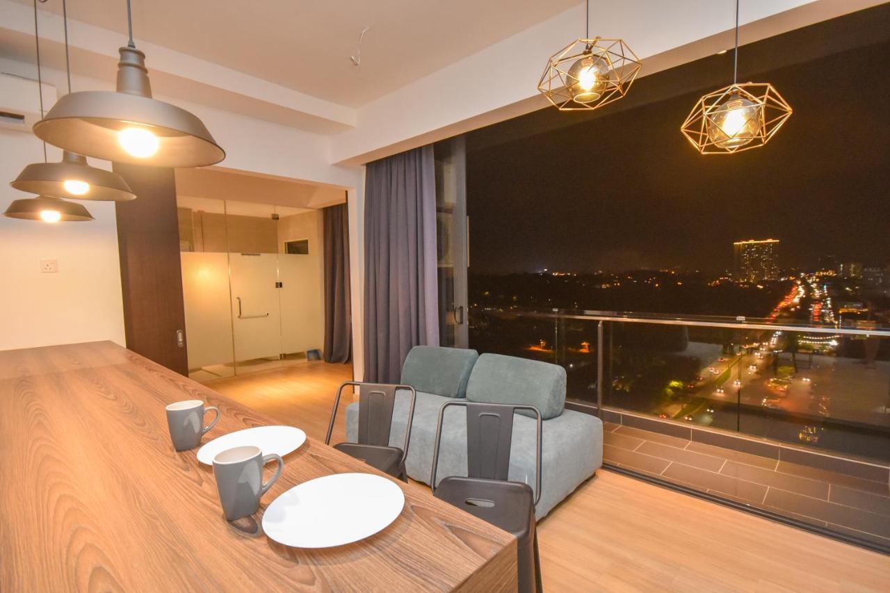 Cube 8Teens By Nest Home Johor Bahru Exterior photo